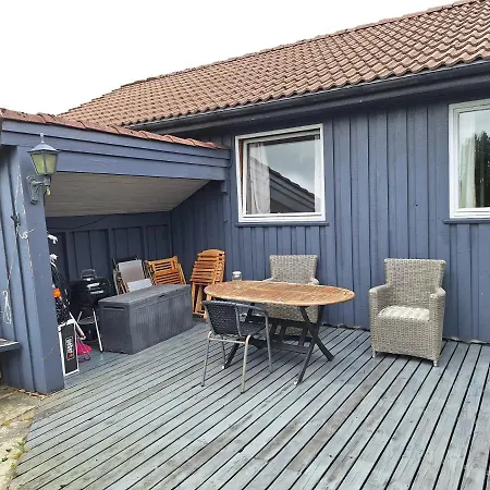 Feriehus Stemmen 16 *